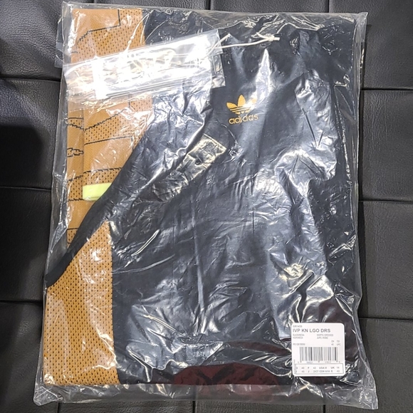 NWT Adidas X IVY PARK Knit Logo Dress
Blac… - Picture 4 of 4